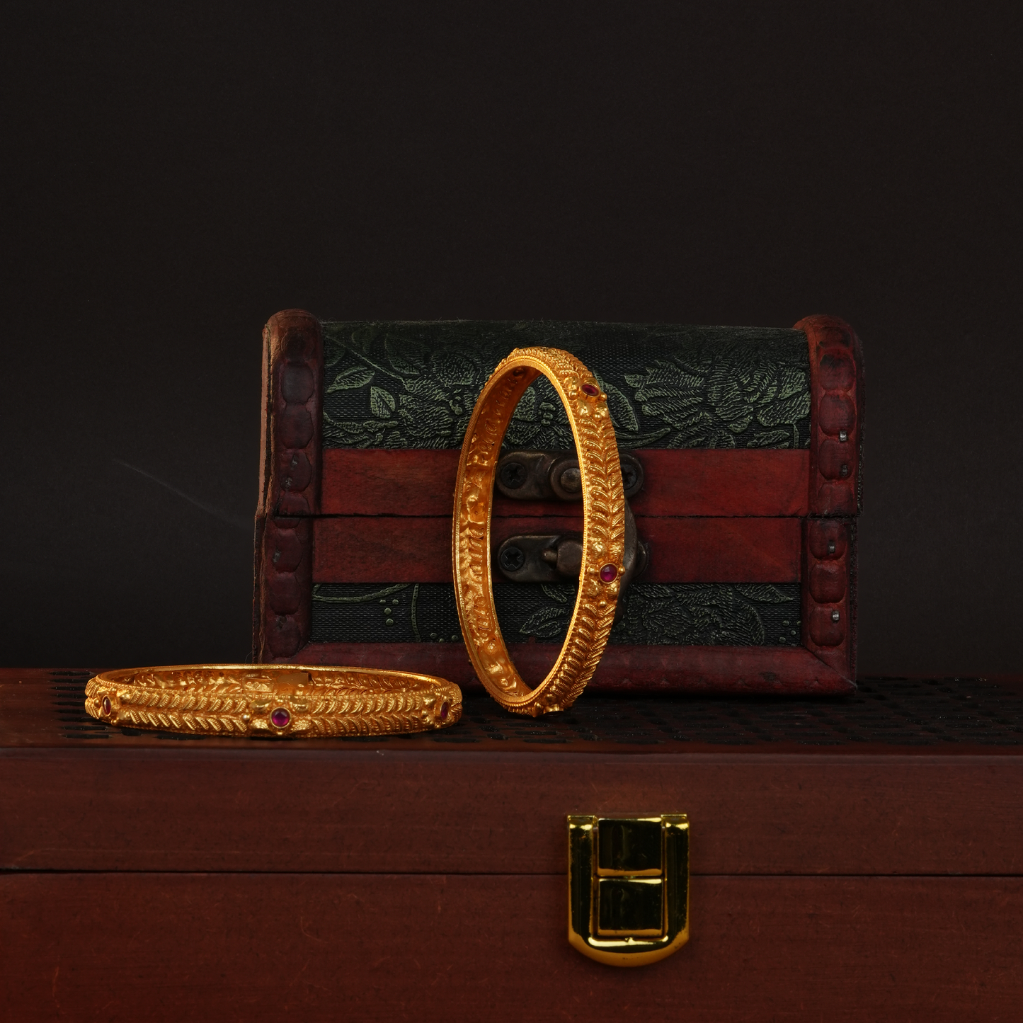 Ruby Fern Motif Bangle
