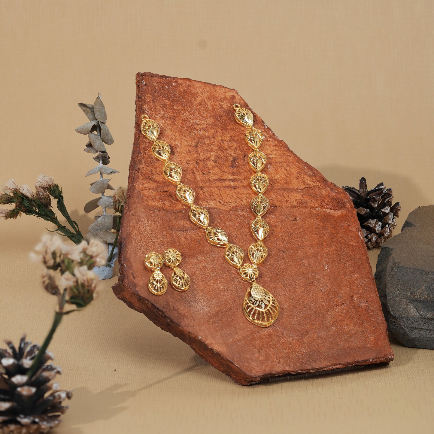 Solstice Drop Filigree Necklace in Antique Gold