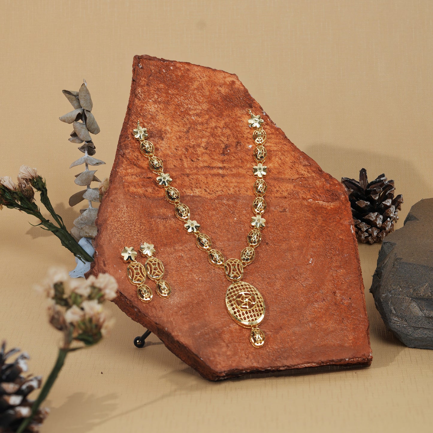 Royal Filigree Blossom Necklace