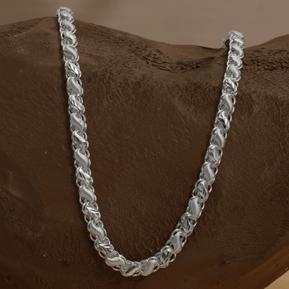 FrostMesh Silver Chain – Modern Tradition, Woven in Ice
